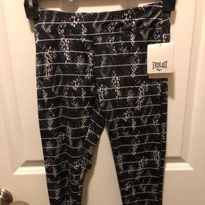 EVERLAST NWT Girls Capri leggings (Size M 10/12)